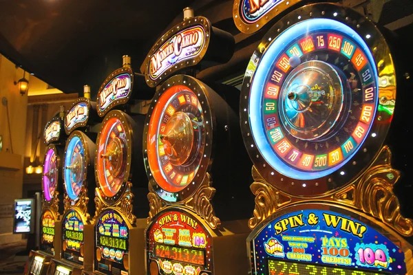 garudahoki slot live dealer studio with professional setup