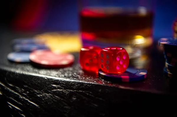 Live dealer at Dragon Tiger table on garudahoki slot